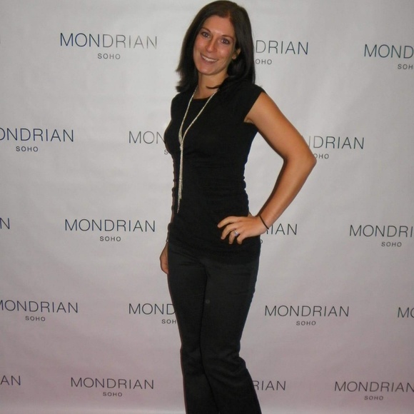 Meet your Posher, Jen - Picture 2 of 2